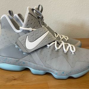 LEBRON 14 XIV Nike Air MAG Size 10 Back To The Future Colorway Amazing Condition